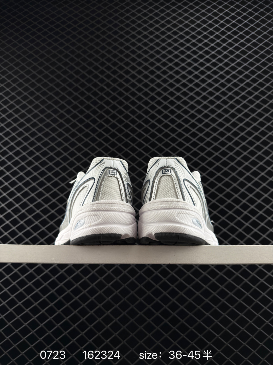 New Balance MR740 NB